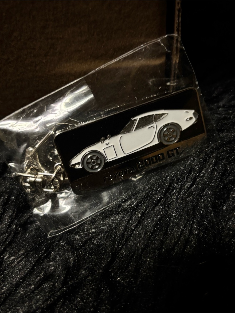 Toyota 2000GT White Enamel Key Holder